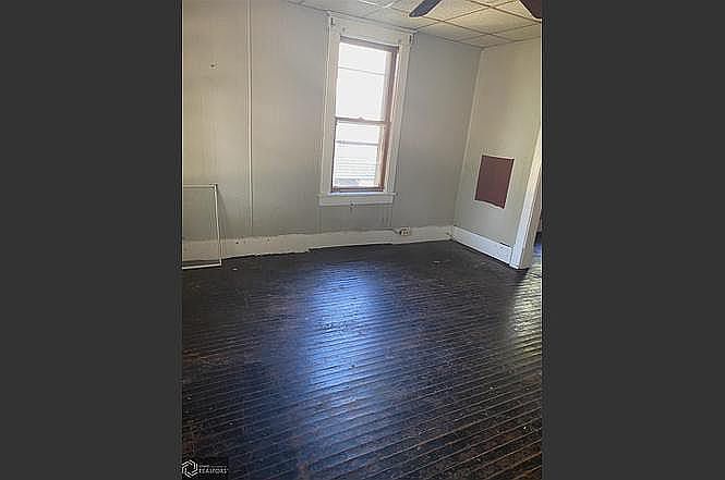 2nd image of 1207-1209 Timea St