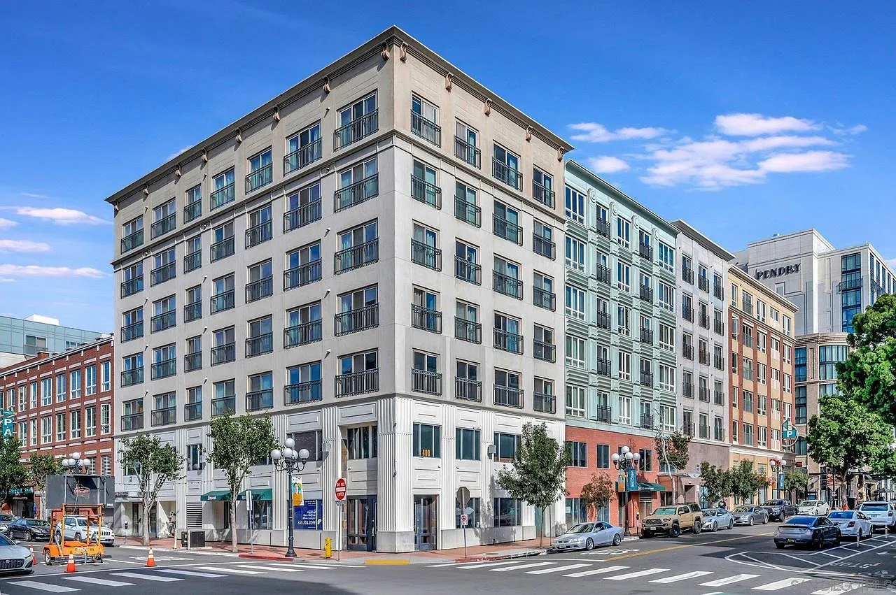 450 J St — Photo 4
