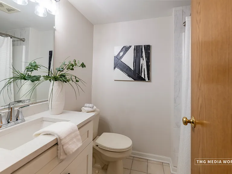 616 E 5th Ave #101 — Photo 23