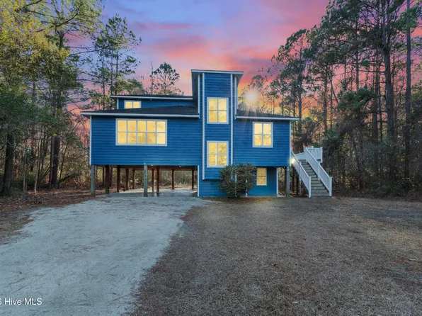 132 Rolling Hill Drive, Swansboro, NC 28584