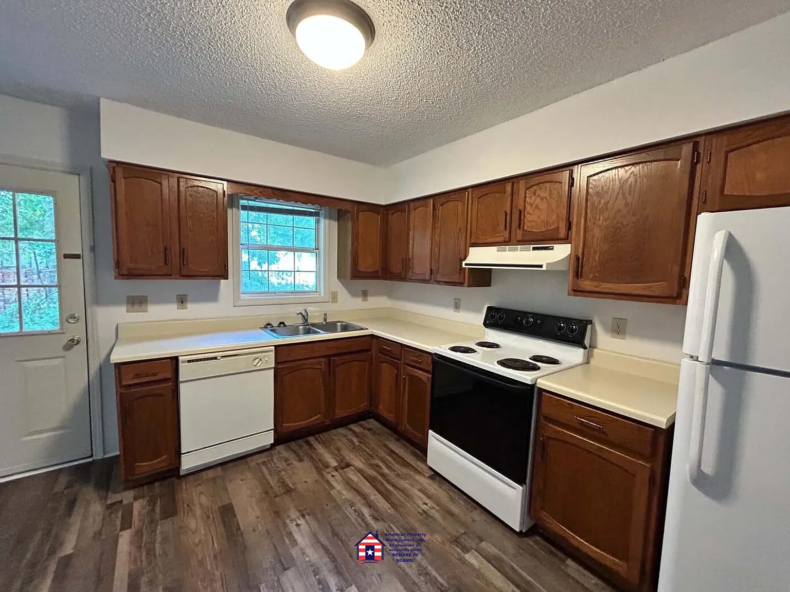 2 bed, 1.5 bath, 1025 sqft, $850 — Photo 4