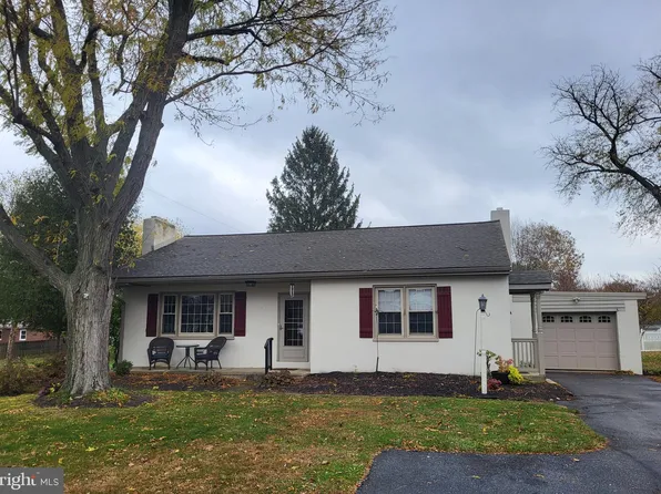 145 Rose Dr, Lancaster, PA 17602