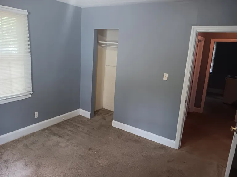 121 Coker St — Photo 5