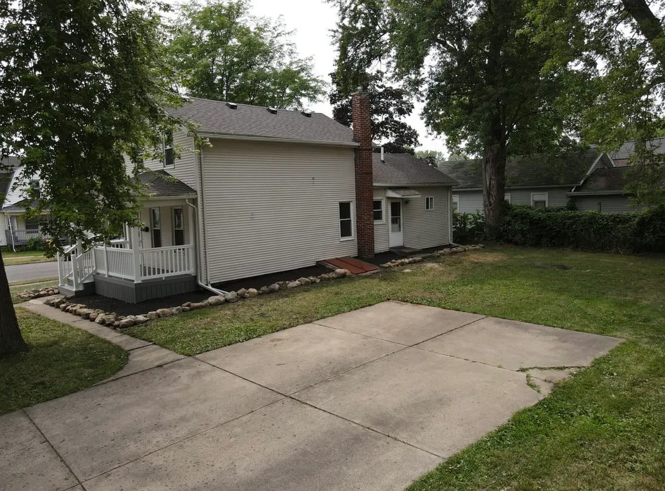 3 bed, 1116 sqft, $1,595 — Photo 2