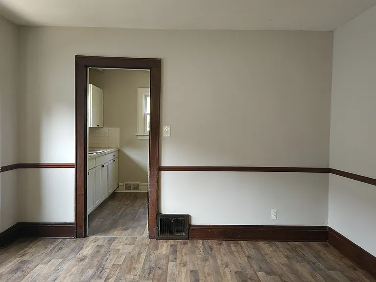 614 Sanford Ave — Photo 7