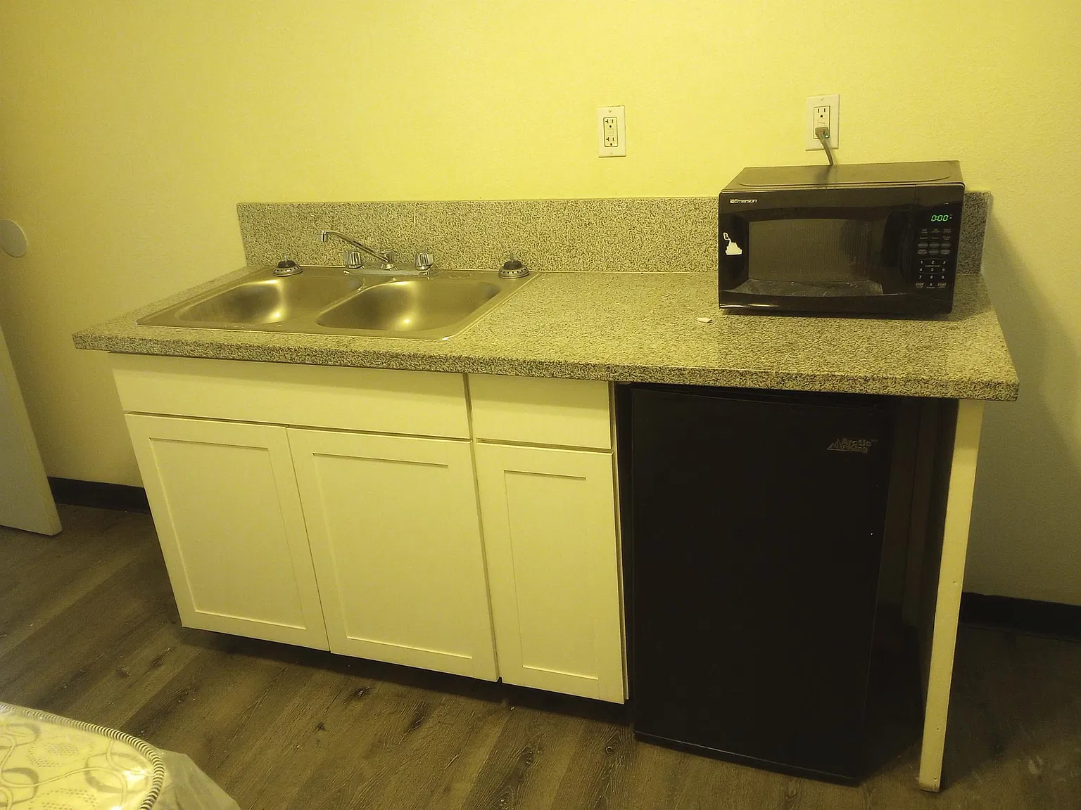 Studio, 236 sqft, $1,135 — Photo 3