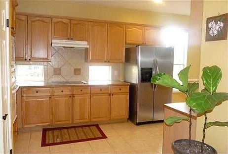 5th image of 10801 Beachmont Ln