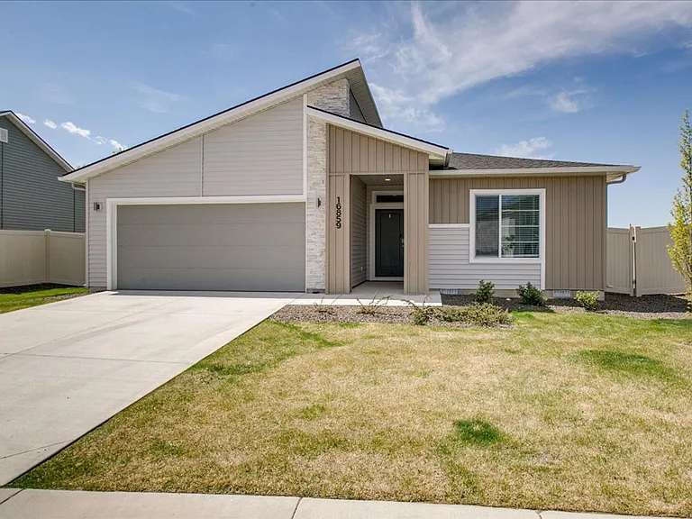16859 Courtney Way — Photo 1