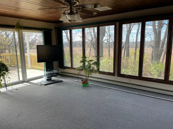 6093 Airport Rd, Allentown, PA 18109