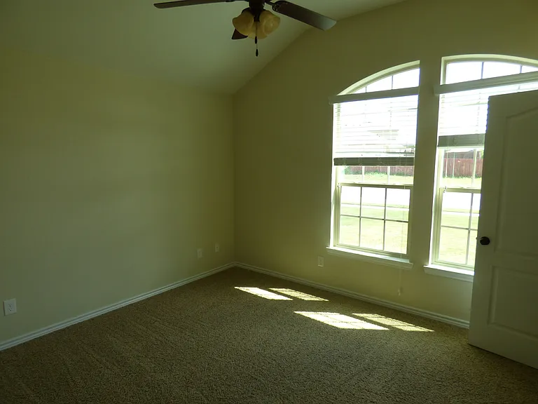 2007 Lindsey Dr — Photo 17