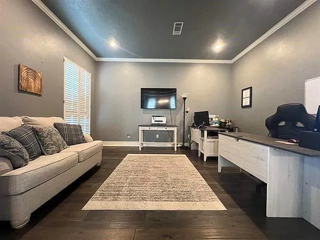 6035 Barrington Ave — Photo 5