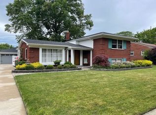 1726 Oakwood Dr, Trenton, MI 48183