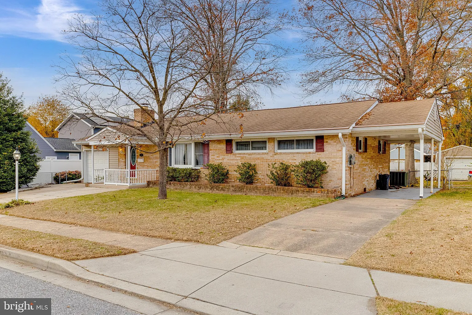 704 Birch Ave photo 1