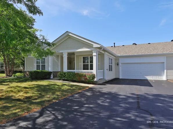 39582 N Cambridge Blvd, Beach Park, IL 60083