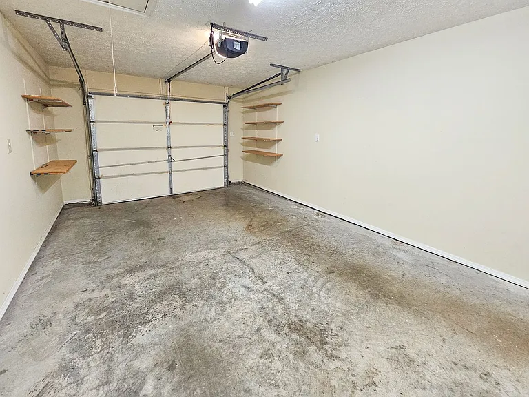 857 Ashley Michelle Ct — Photo 33