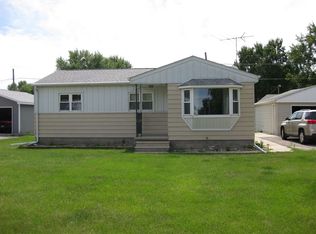 331 4th St, Washburn, IA 50702