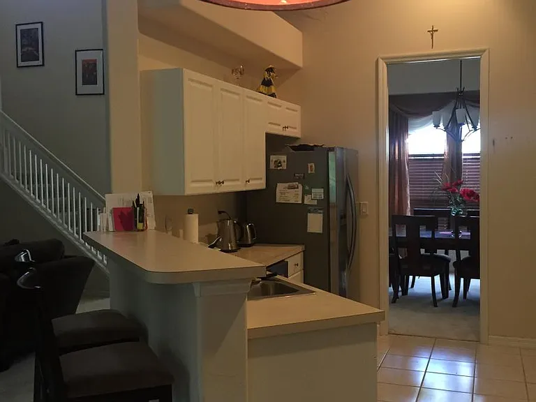 1054 Jardin Dr — Photo 7