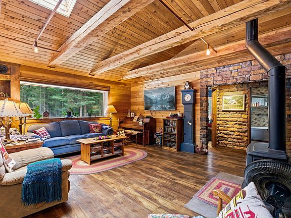 4th image of 384 Earl Lane Rd