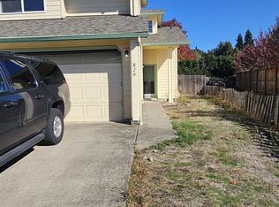 820 N 2nd St, Silverton, OR 97381