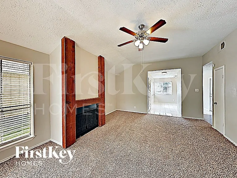 17326 Davenway Dr — Photo 3