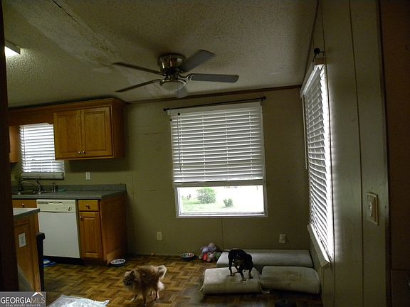 5th image of 2627 Cole Rd