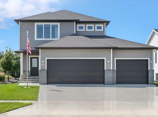 7876 Lost River Rd, Horace, ND 58047