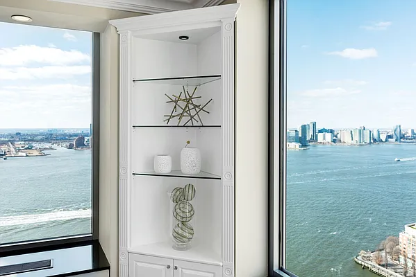 Sold by Compass | media 8