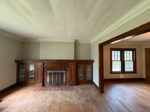 3340 E Fairfax Rd — Photo 6
