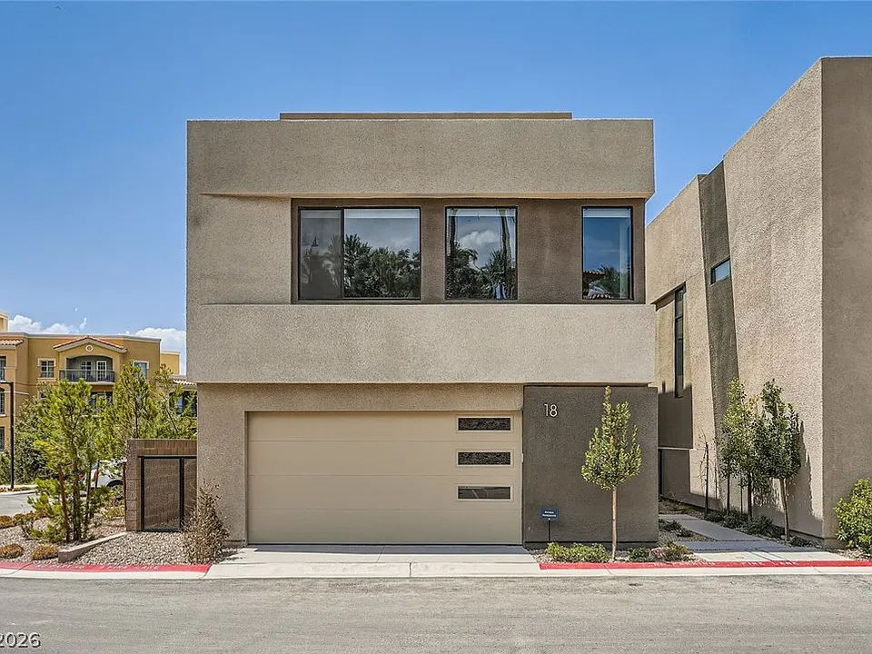 18 Promenade Isle Ln