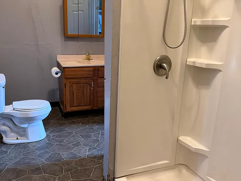 108 Hickory St — Photo 3