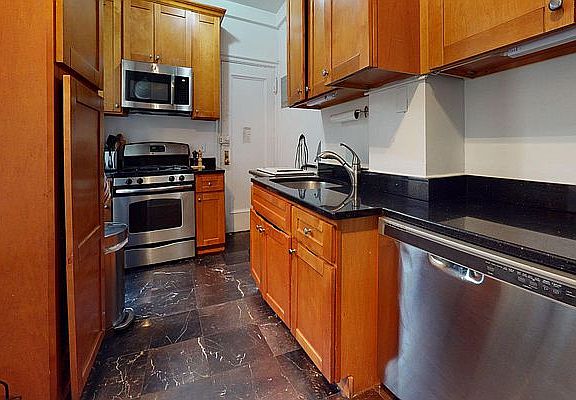 3rd image of 155 E 91st St APT 4A