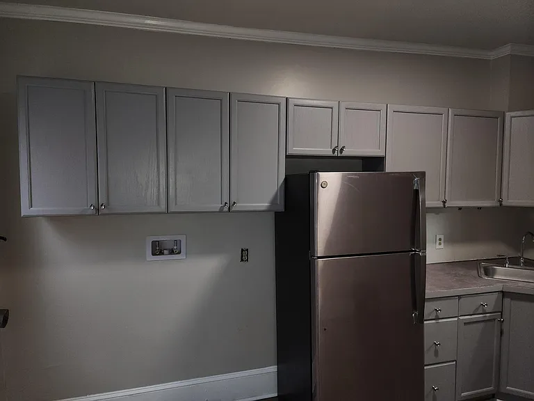 302 N Lombard St — Photo 2