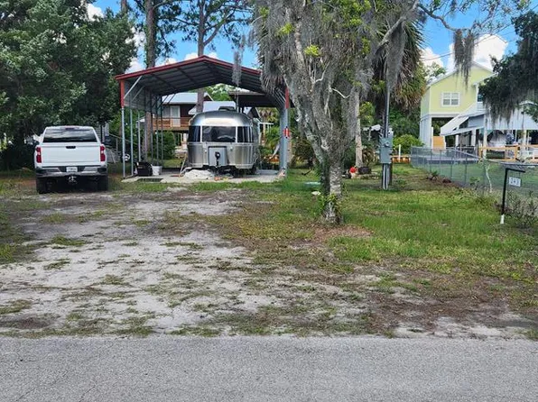 243 SE 241st St, Suwannee, FL 32692