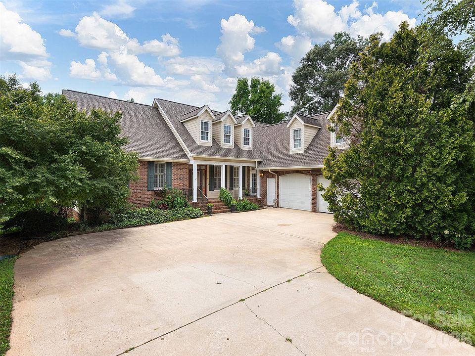 1st image of 1126 Burnside Dr