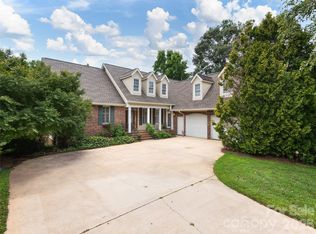 1126 Burnside Dr, Asheville, NC 28803