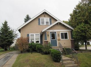 1141 S 25th St, Manitowoc, WI 54220