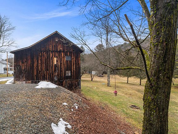 3rd image of 2570 Bell Run Rd