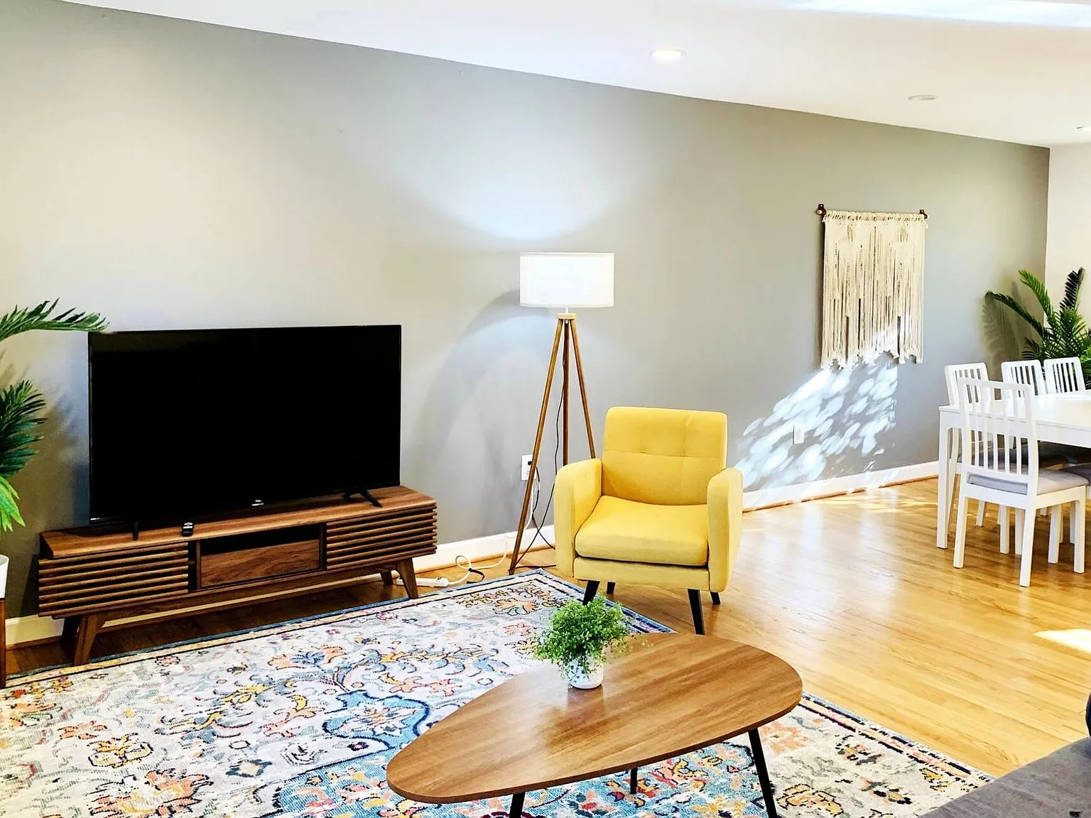 6 Grovepoint Ct — Photo 2