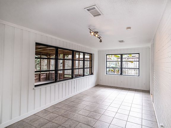 5th image of 3014 Attridge Rd