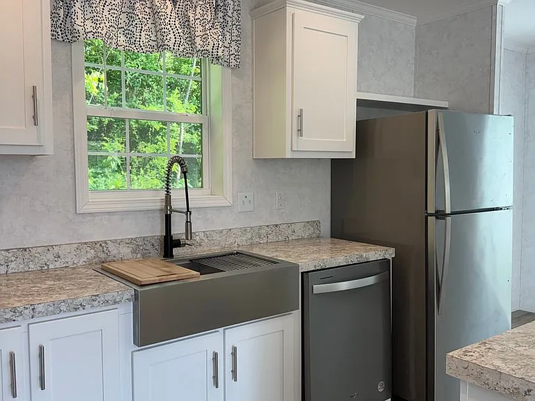 465-4 Royal Manor Rd — Photo 5