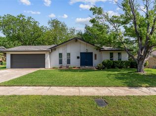 303 Primrose Hl, Euless, TX 76039