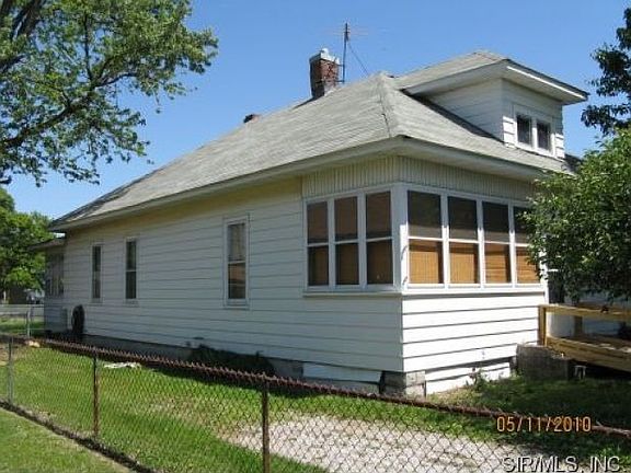 2nd image of 211 Kingshighway