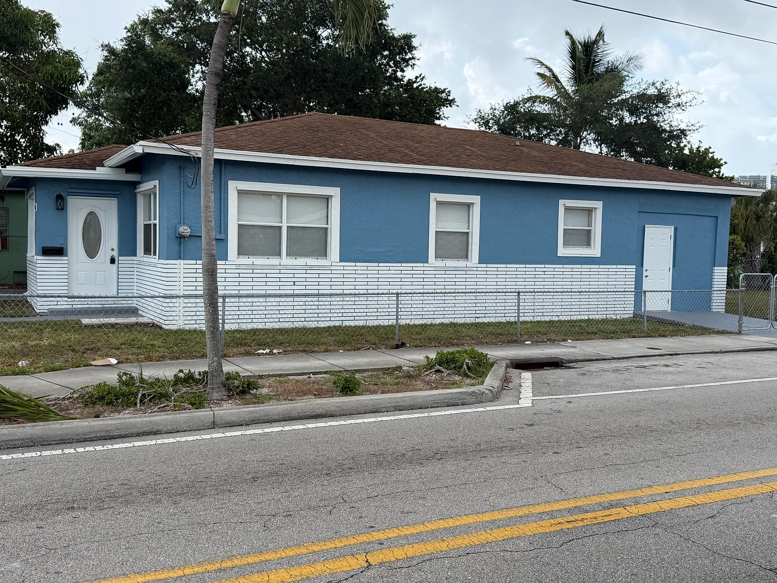 4 bed, 2.0 bath, 1050 sqft, $2,500 — Photo 1