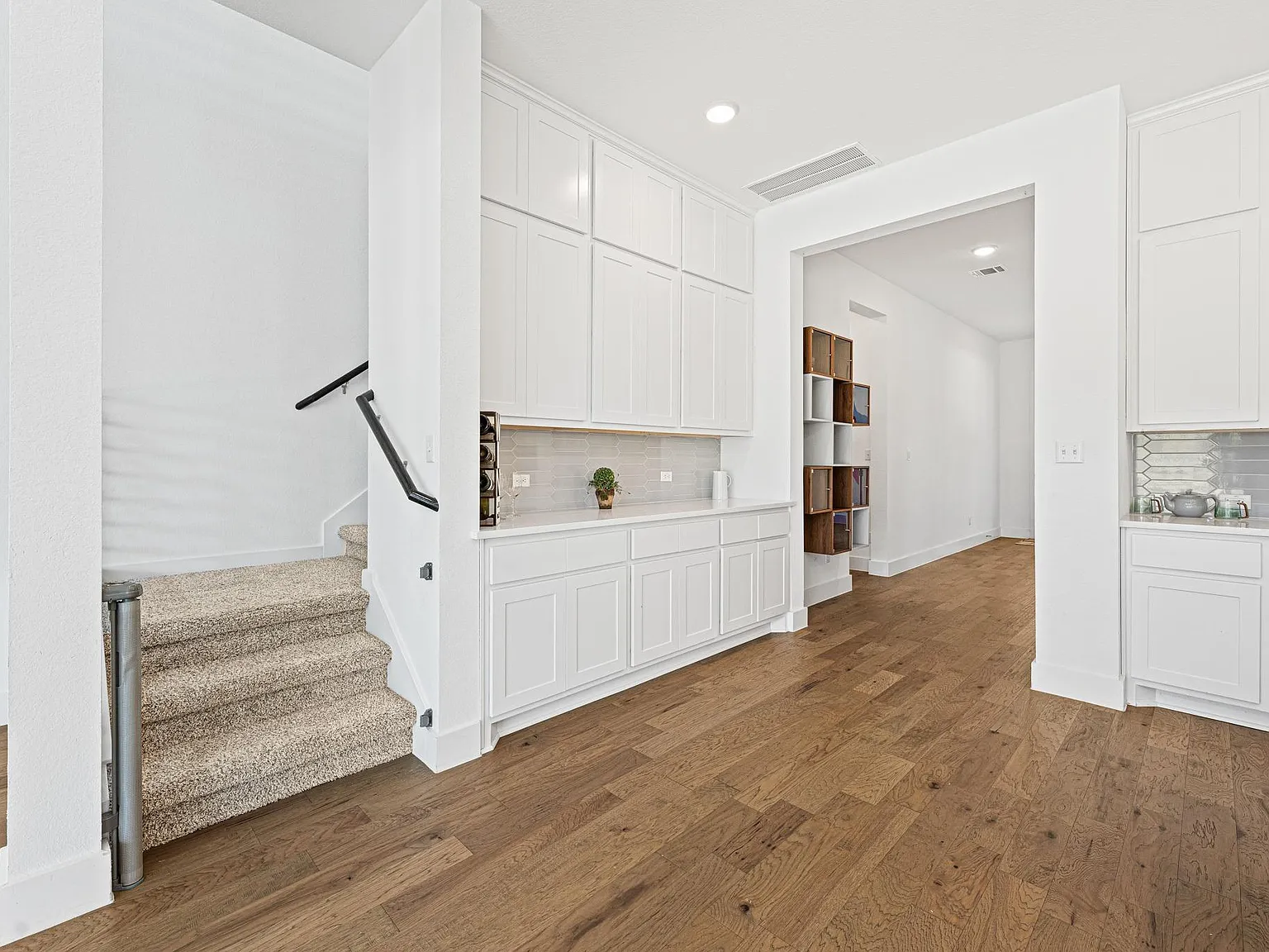 4 bed, 3.5 bath, 2986 sqft, $3,300 — Photo 2
