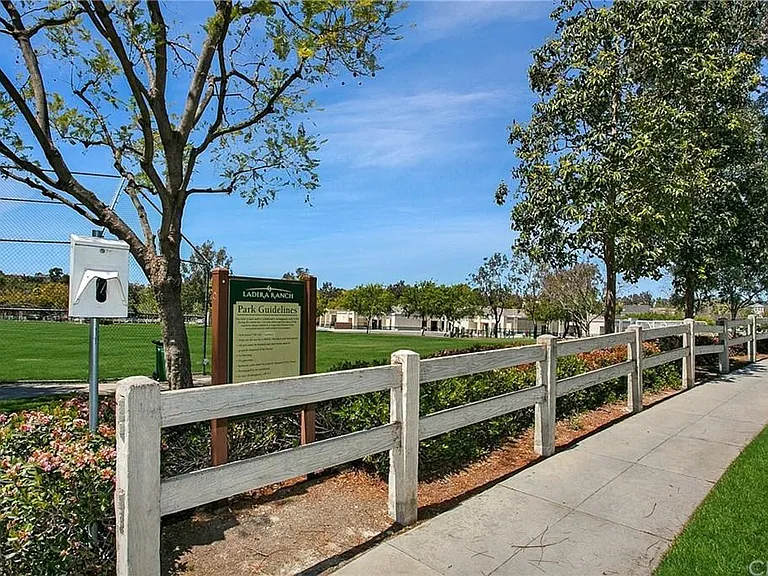 15 Old Spire Dr — Photo 30