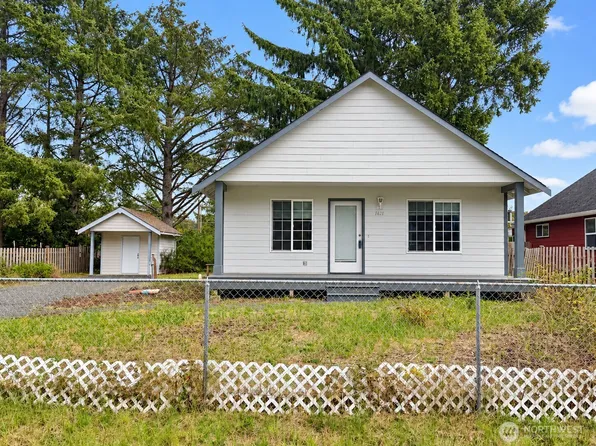 184 S Narwhal Loop SW, Ocean Shores, WA 98569