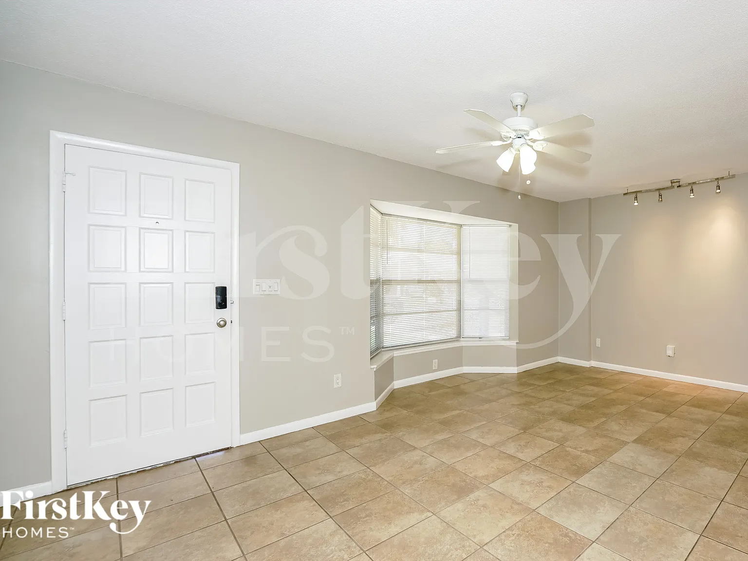 2 bed, 2.0 bath, 1292 sqft, $1,800 — Photo 2