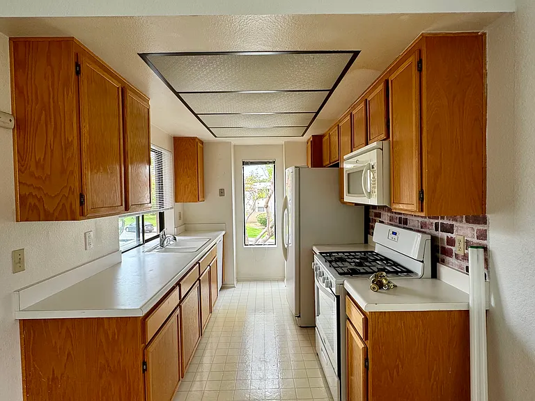 8452 Capricorn Way — Photo 1