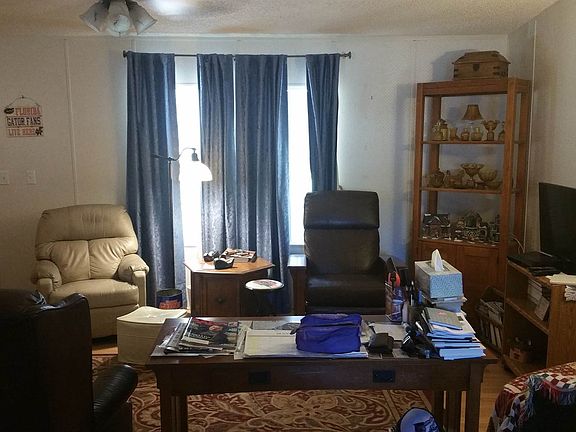 5th image of 504 De Resine Carre St