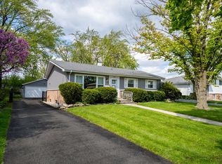 526 W Moreland Ave, Addison, IL 60101